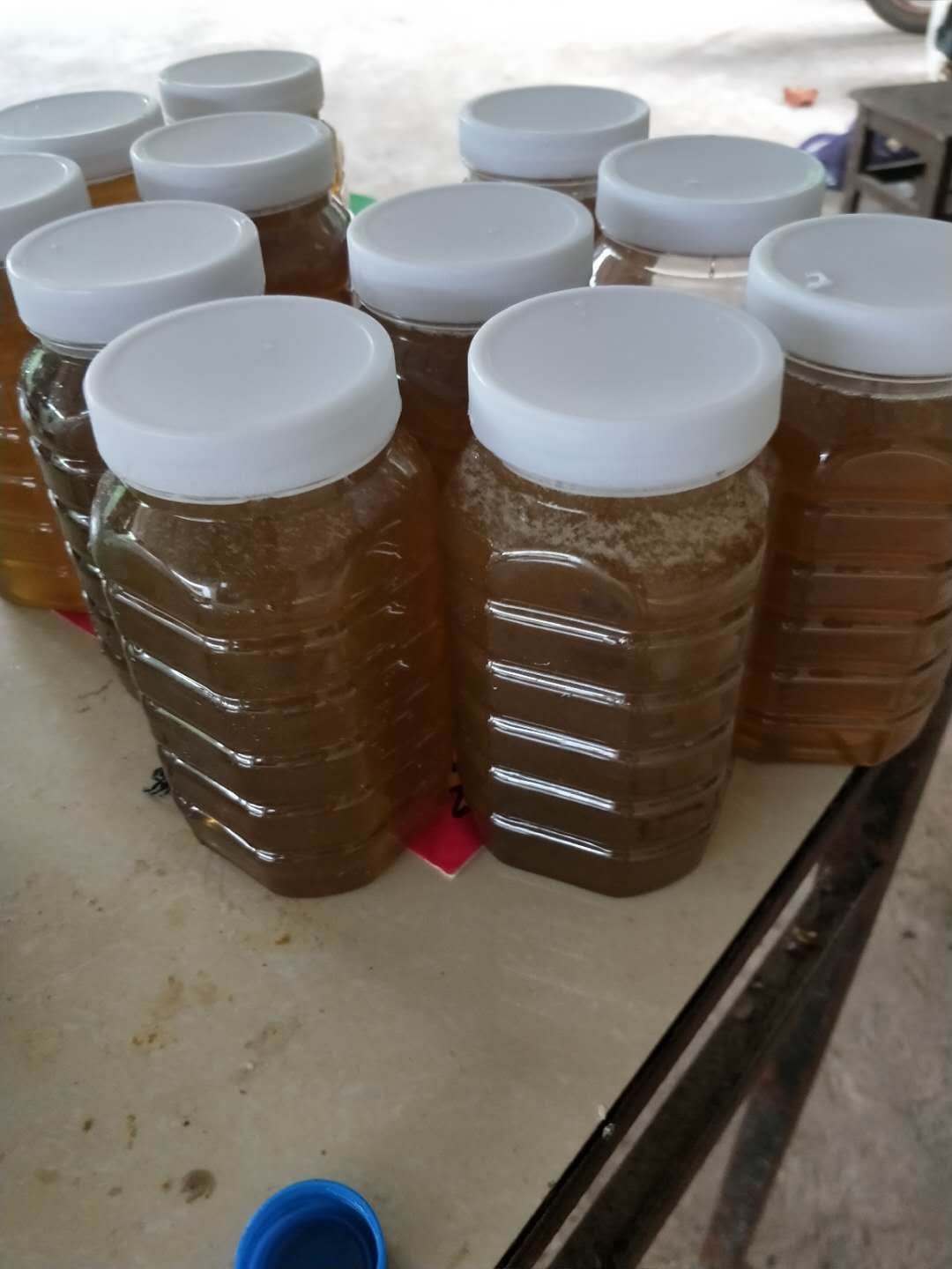 土蜂蜜 塑料瓶装 2年以上 98%