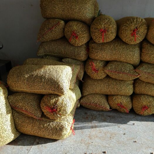 明光市丘陵地区的小白沙鲜花生和红薯，口感纯正，品质好吃，含水份少