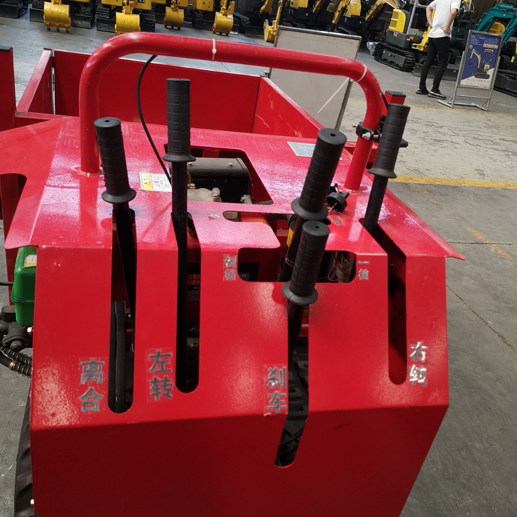  拖拉机运输车 履带运输车 爬爬车 爬山虎