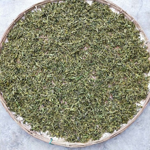 镇沅县高山野生茶 农家生态古树茶，茶好，味甘醇，值得拥有。