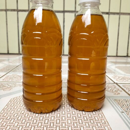 丽江核桃油 现榨现卖，品质醇正量大价格从优。