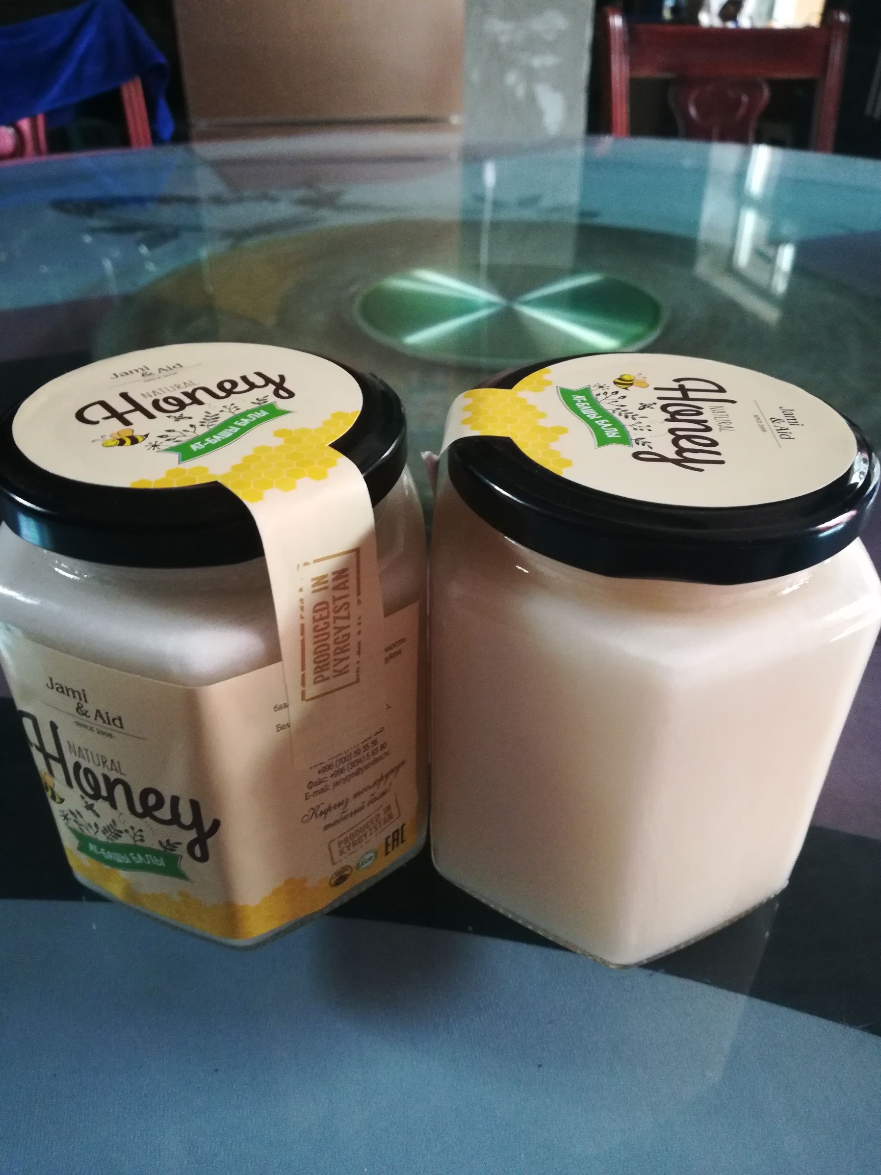  原装吉尔吉斯坦的白蜂蜜