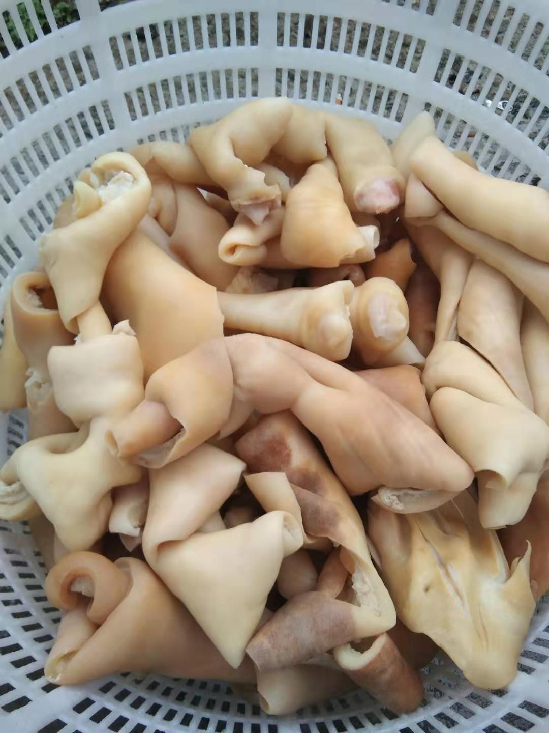 牛杂  牛腿皮，牛脚皮，牛耳朵，清脆爽口，炒菜火锅食材