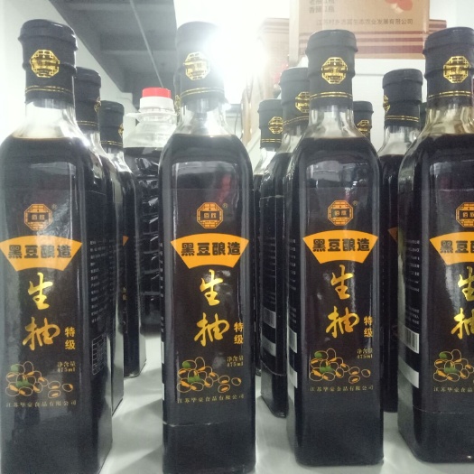 涟水县黑豆酱油 原料选用优质黑豆，经过“日晒夜露”，自然微生物发酵技艺而成。