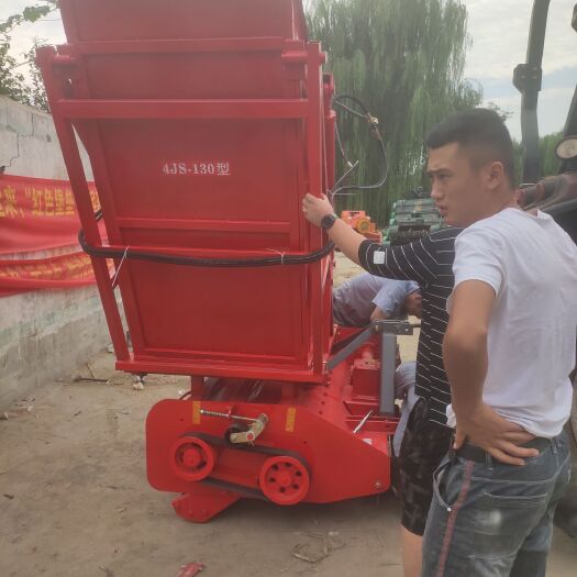 背负式秸秆回收机 拖拉机带的小型青储机！