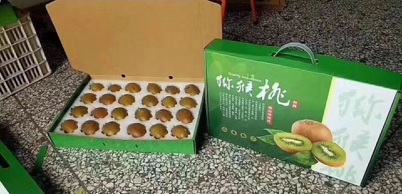 徐香猕猴桃个头均匀，皮薄肉厚咬一口软糯，清甜入口