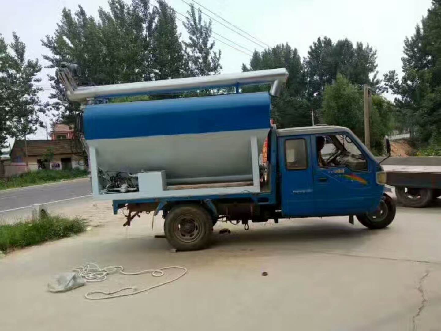 鸡笼 贵州鹌鹑喂料 猪场上料 肉鸡料线 土鸡喂料自动饮水