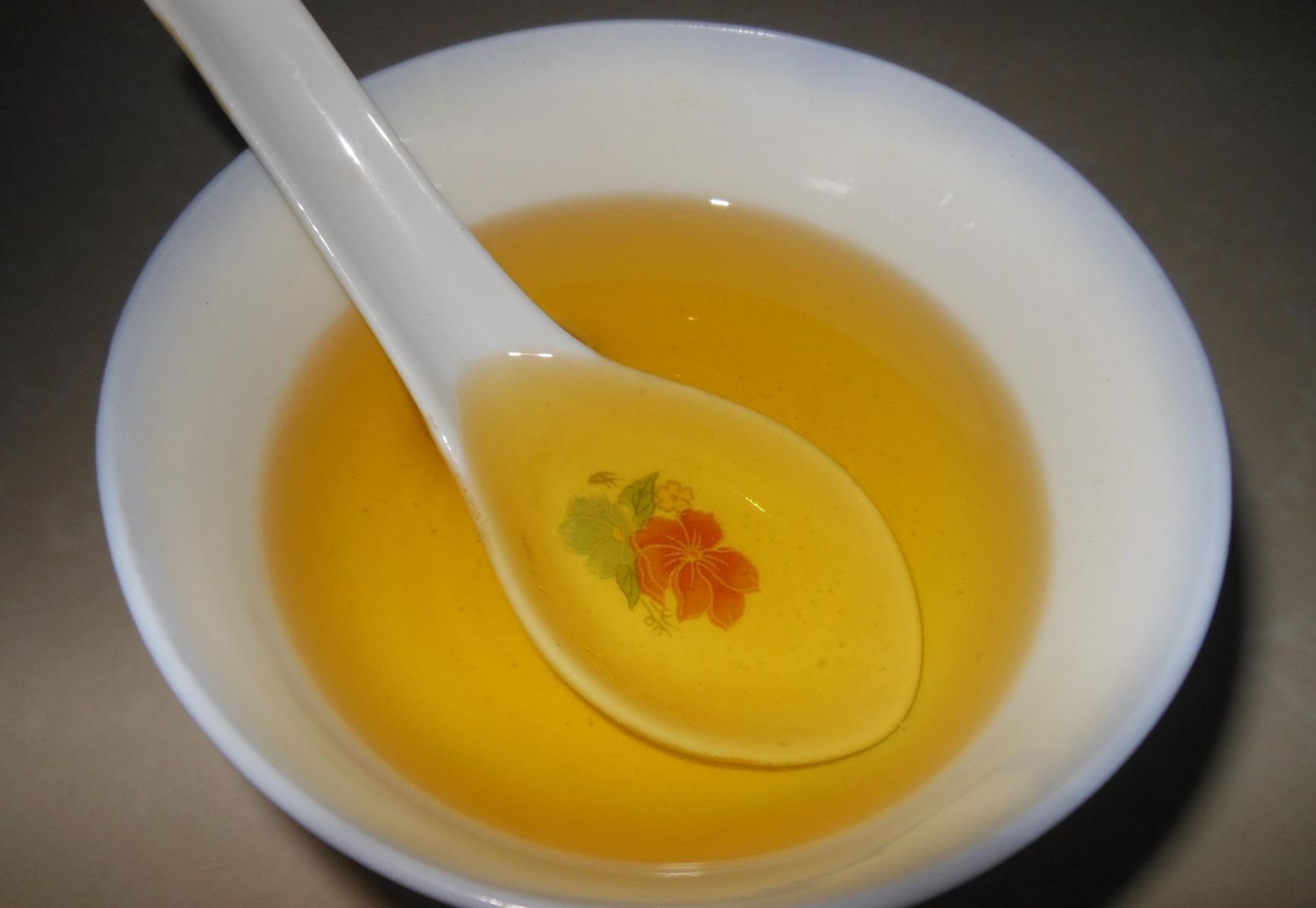  花生油