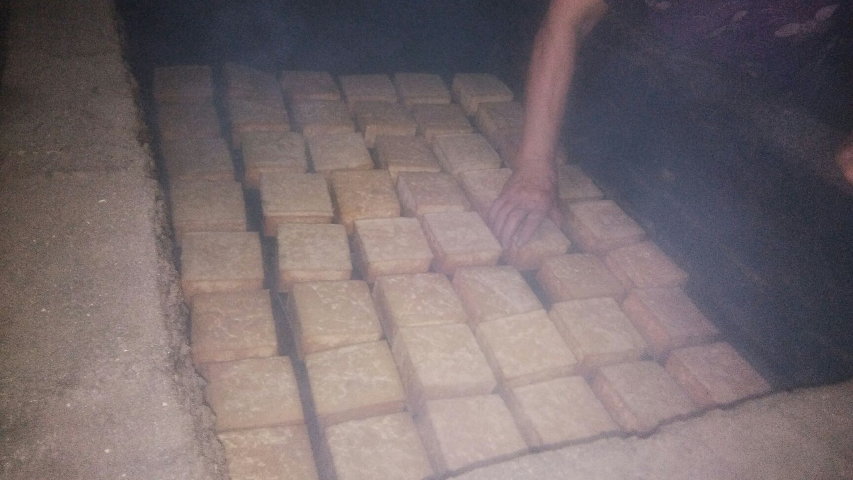  纯手工柴火酸水豆腐干