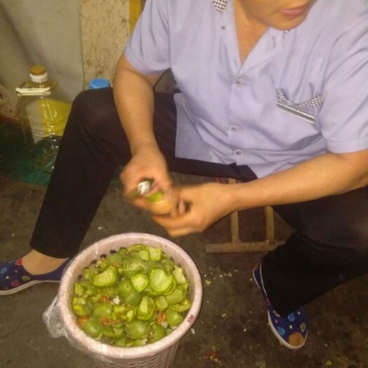 济南 手工扒皮香玲核桃