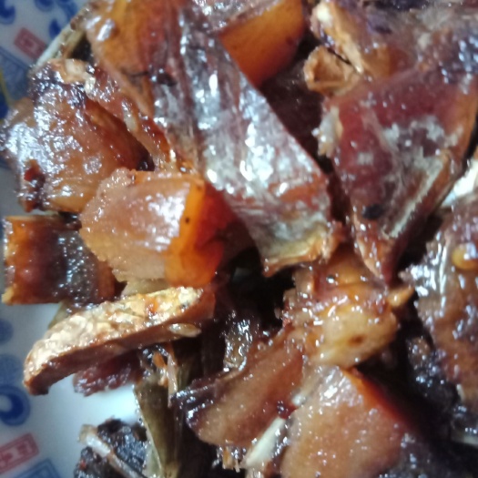 腊草鱼 我们就是为您打造口味，您觉得外面菜没口味，您就想起我吧！