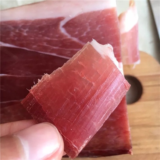 鹤庆县云南高原火腿，整只    1年以上
