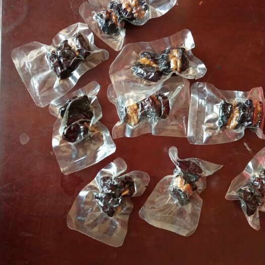 新郑市蜜枣 好吃枣夹核桃仁真空包装灰枣夹核桃仁