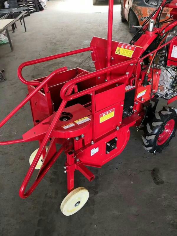  手扶拖拉机玉米收获机