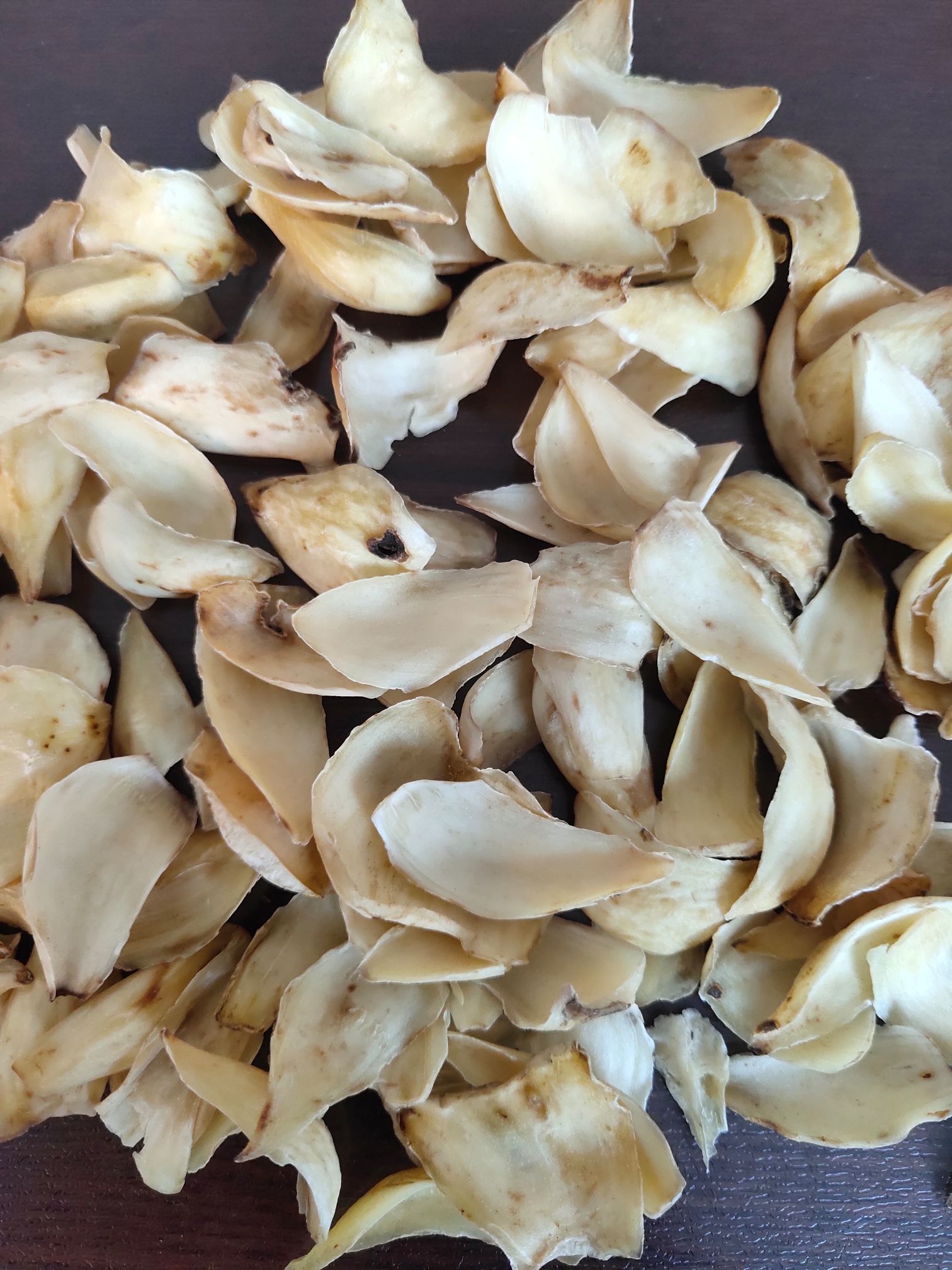 无硫百合干 养阴清热，滋补精血