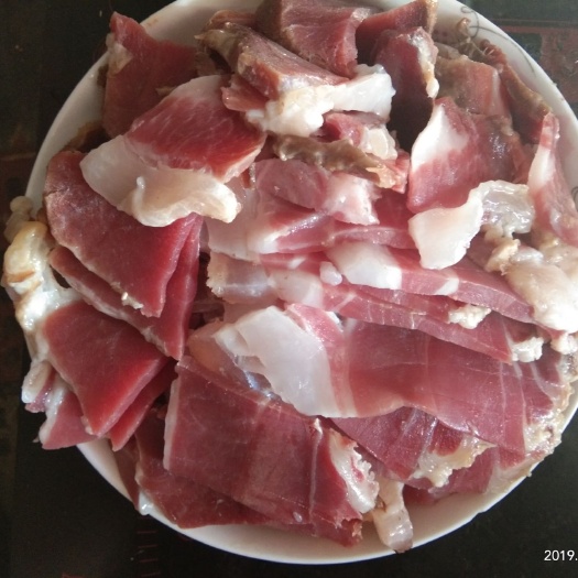 威宁县腊火腿 农家老火腿，味道好！