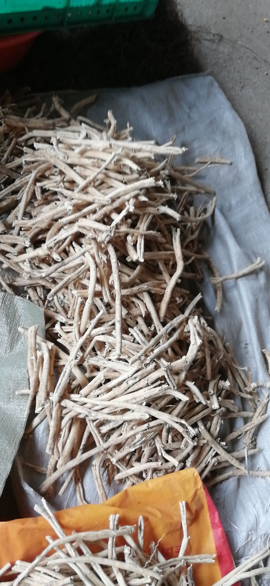  白鲜皮机器抽芯95以上，现货。