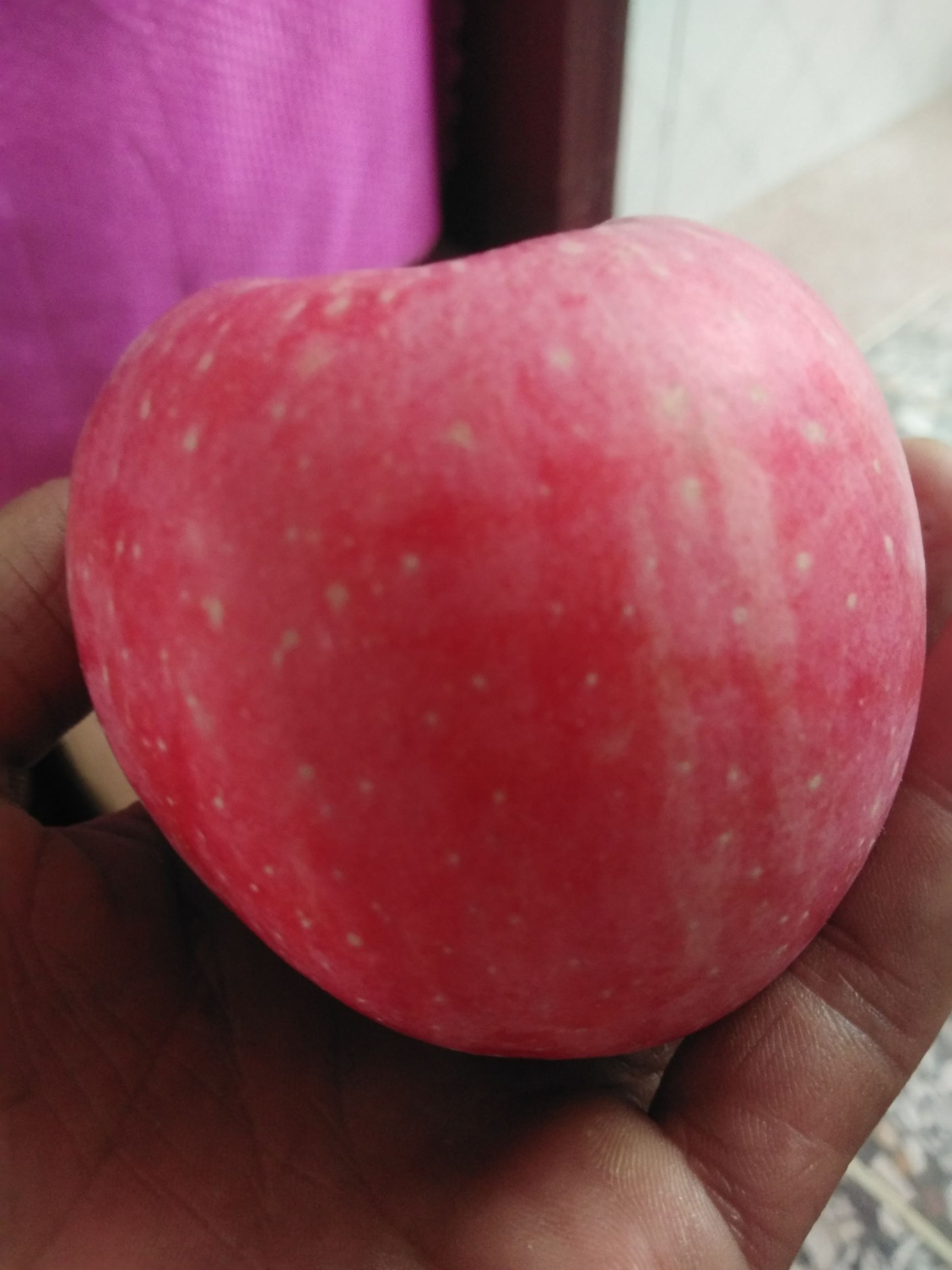 本地大量红富士苹果上市条红片红都有