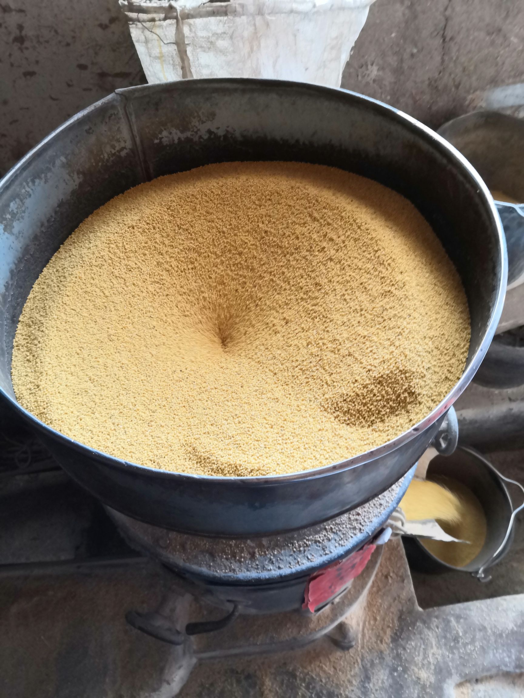 五谷米 2019新下小米也叫黍米！新下谷子！
可做黄米面，小米熬粥！