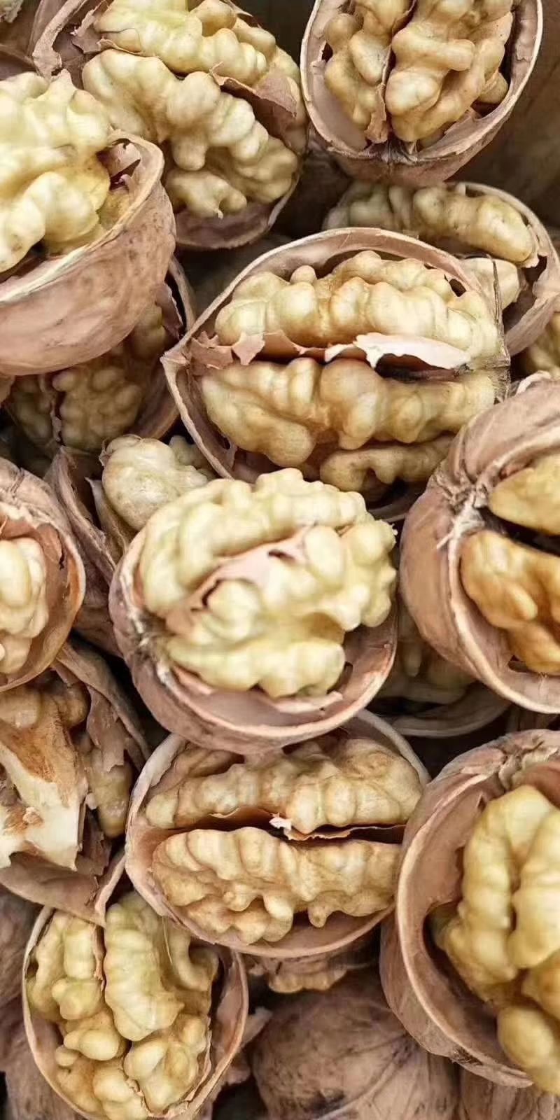 新货新疆185核桃，皮薄肉厚个头大，纸皮核桃