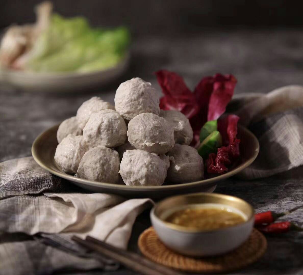 潮家尚牛筋丸，纯手工制作，厂家是汕头市鸿恩食品，每二包包邮