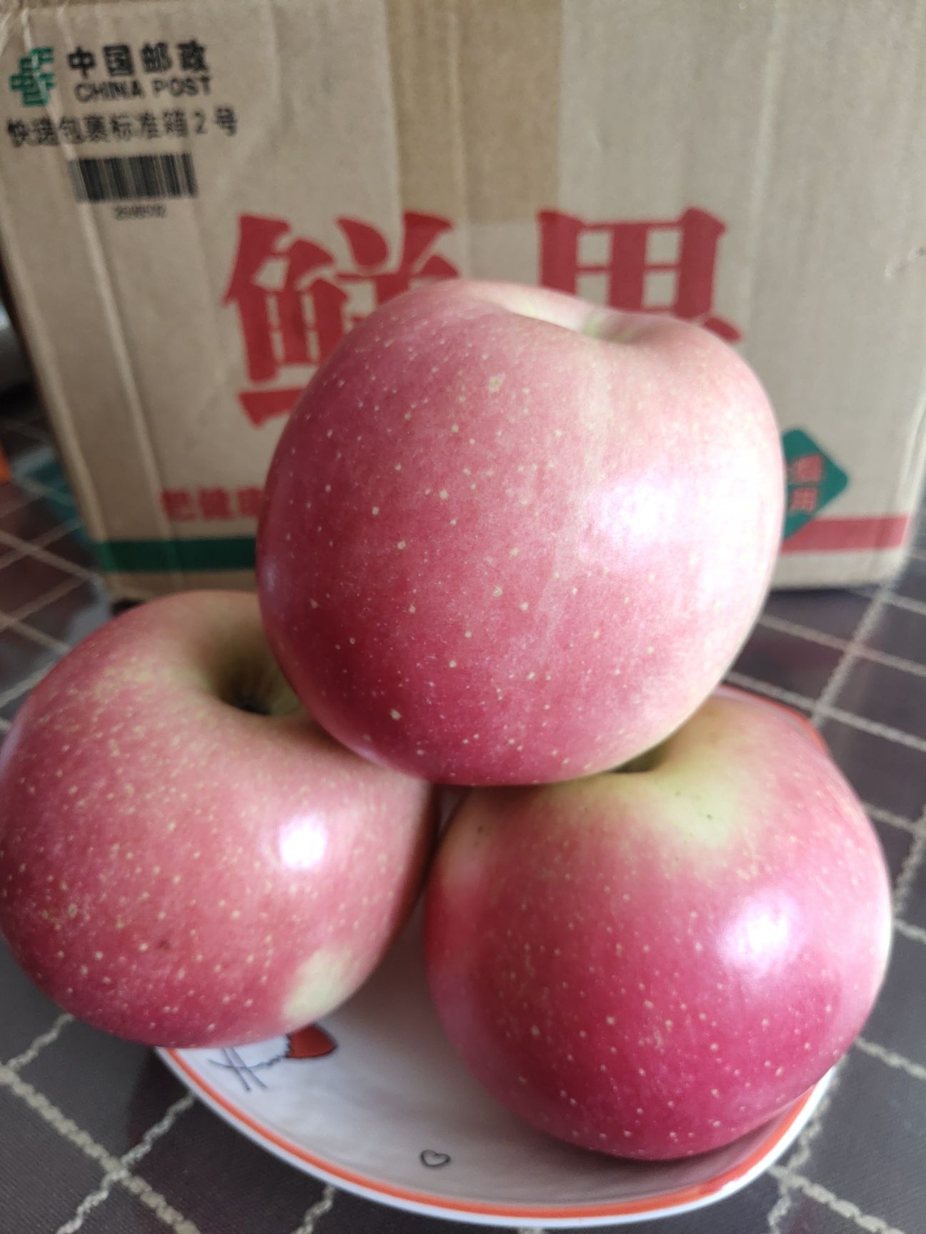 嘎啦苹果 陕西红富士，当季水果，脆甜，75起步通货，产地直发。