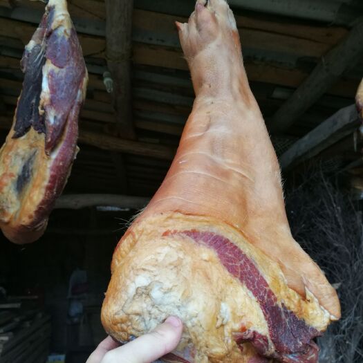 通江县腊猪脚 正宗大巴山粮食熟喂土猪火腿腊火腿猪脚
