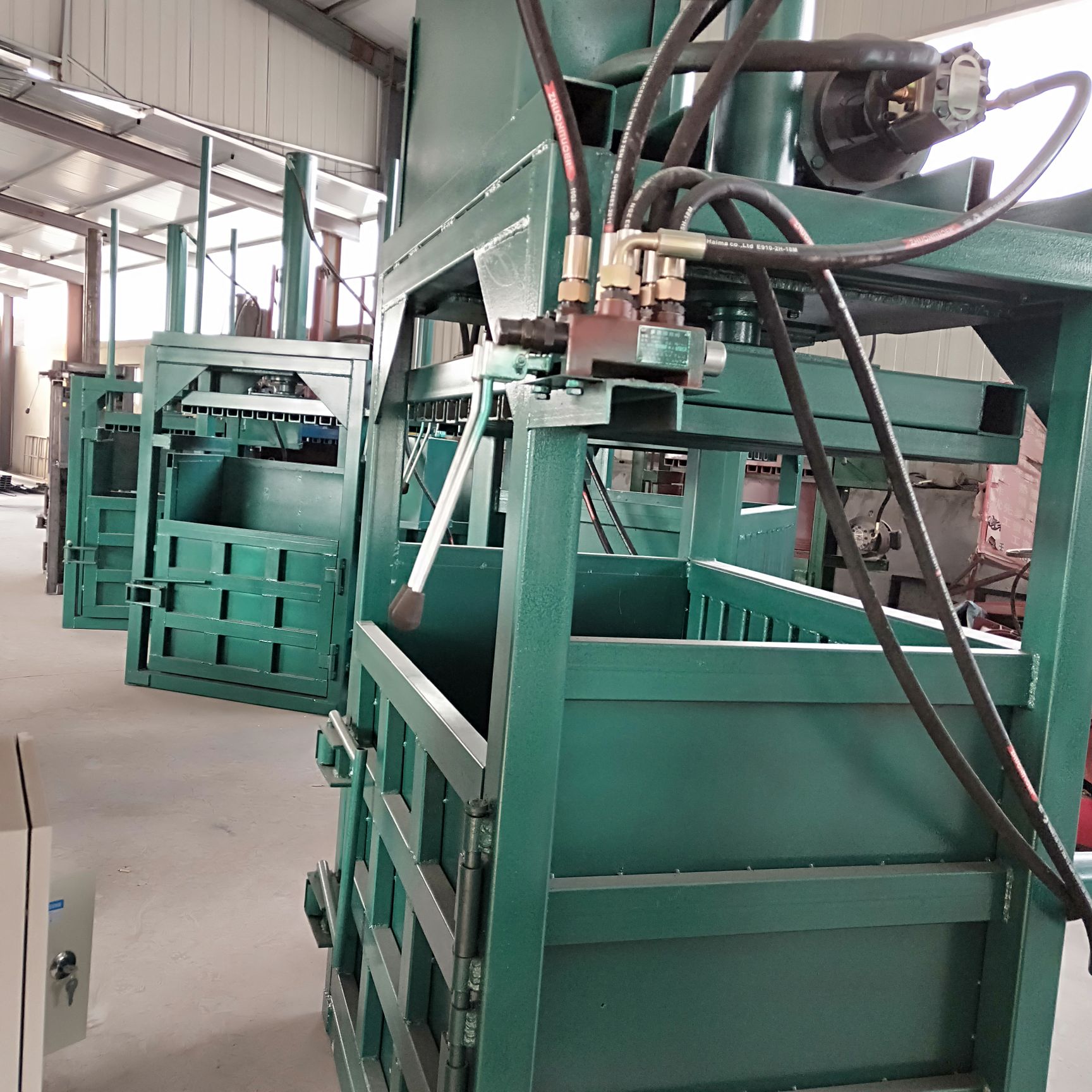  打包机液压打包机废纸塑料瓶易拉罐液压打包机