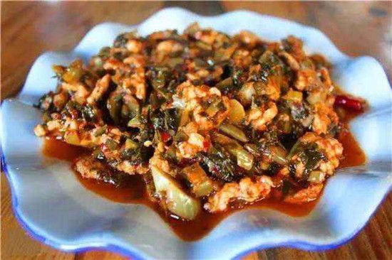 腌制青菜 我们家乡的腌菜挺出名的，相信有好多朋友都尝过