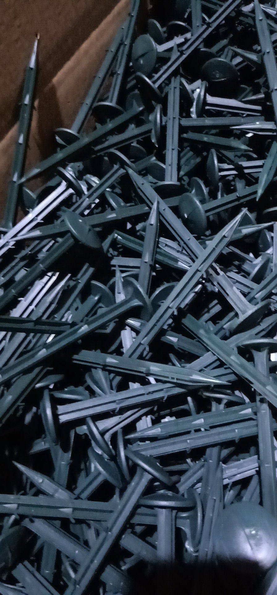 可开发票 发样品 强韧性  PP材质地钉   防草布地钉