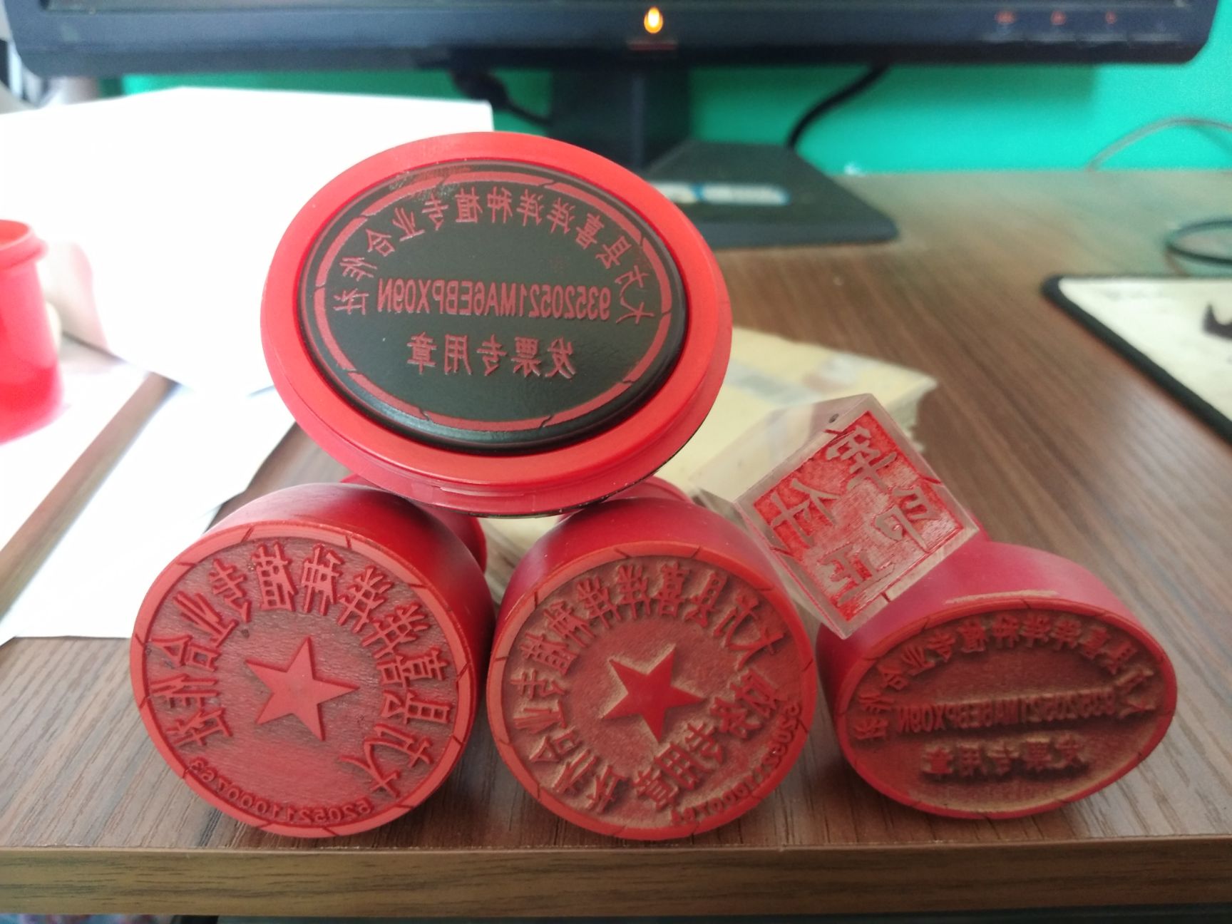 玛瑙红樱桃树苗 大果樱桃，玛瑙红，车厘子，红灯，俄八，美早