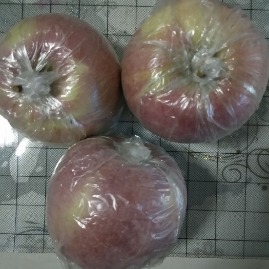 临猗县 临猗冰糖心红富士苹果个大，皮薄，