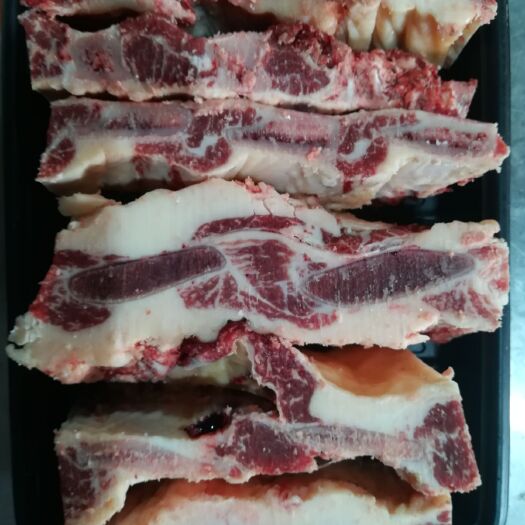 牛排骨  江漢雪花牛，自產(chǎn)自銷(xiāo)帶肉牛排，味道鮮美