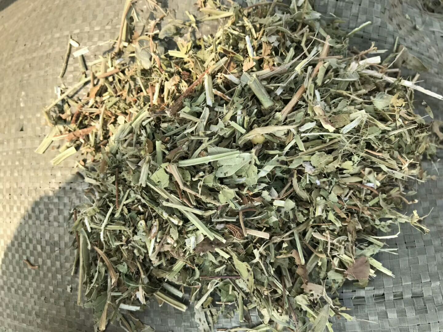 花生秧  ，牧康草业常年出售优质，牛草，羊草，，无土，无地膜