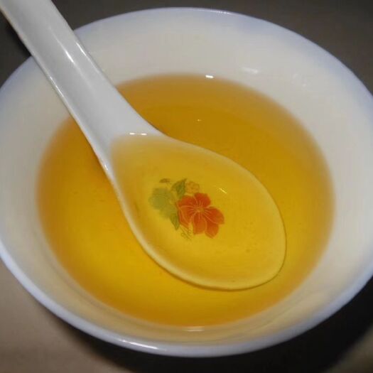贵港 本油房保证滴滴纯正花生油，花生经过精心挑选无杂质任何物
