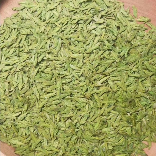 湄潭县龙井茶 2019明前茶，龙井43号，高温杀青，扁平，味美，板栗香味。