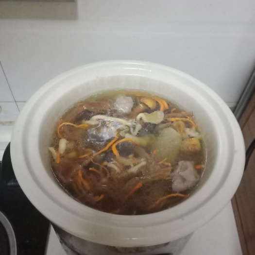 昆明菌汤料包 云南野生菌汤包，100克每袋售价8.5元/袋！