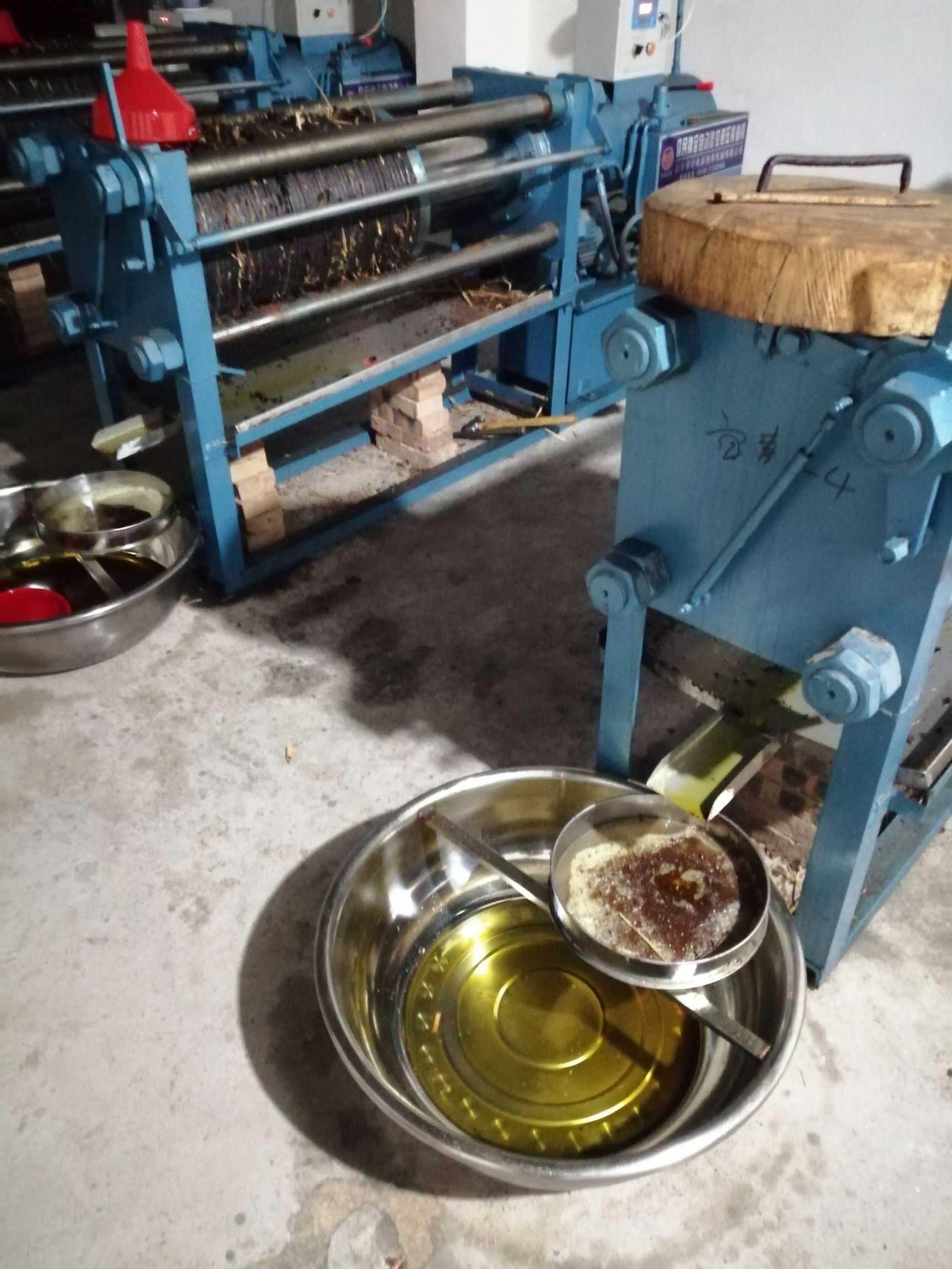 麻城市山茶油  野生中小籽，茶籽油，油质纯真无任何添加