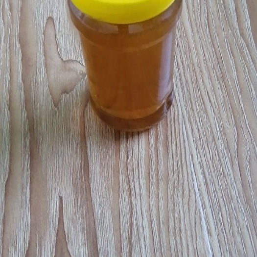 抚顺县椴树蜜 自家山里养的密蜂，无糖剂。