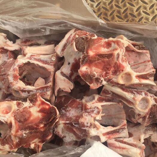 羊骨  羔羊胯骨，不肥，肉多，價(jià)格便宜