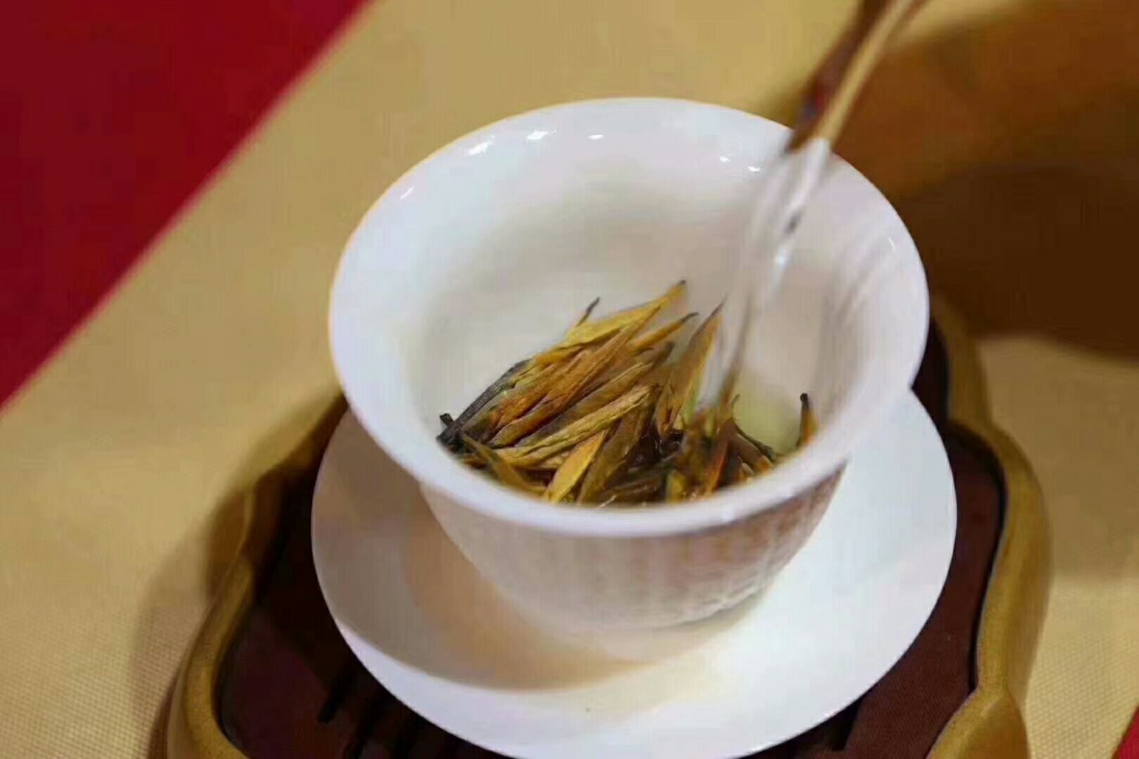 普洱金针红茶