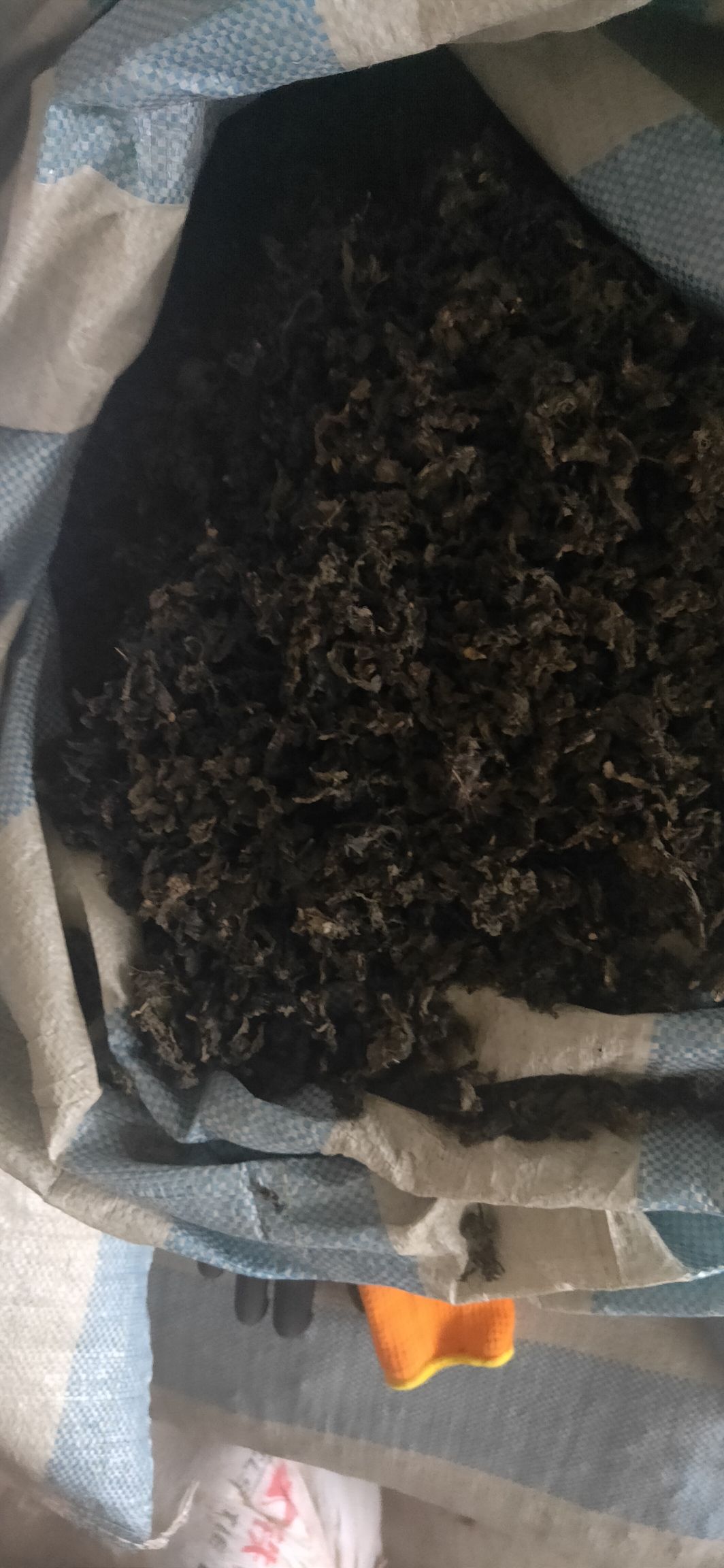 地皮菜 土少，易清洗，泡发率高。口感甚好
