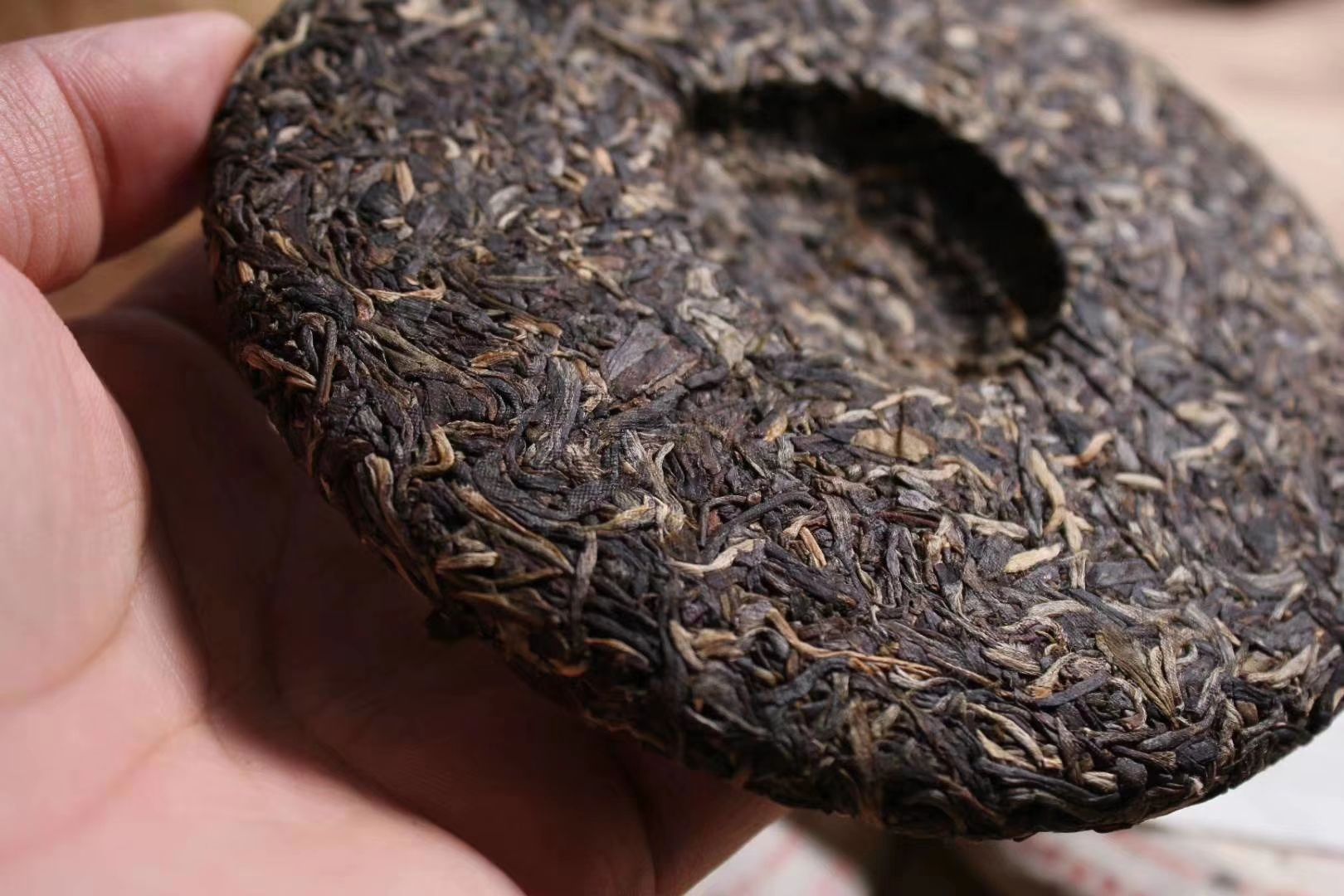 云南普洱茶 03年千年古树明前班章小饼200克