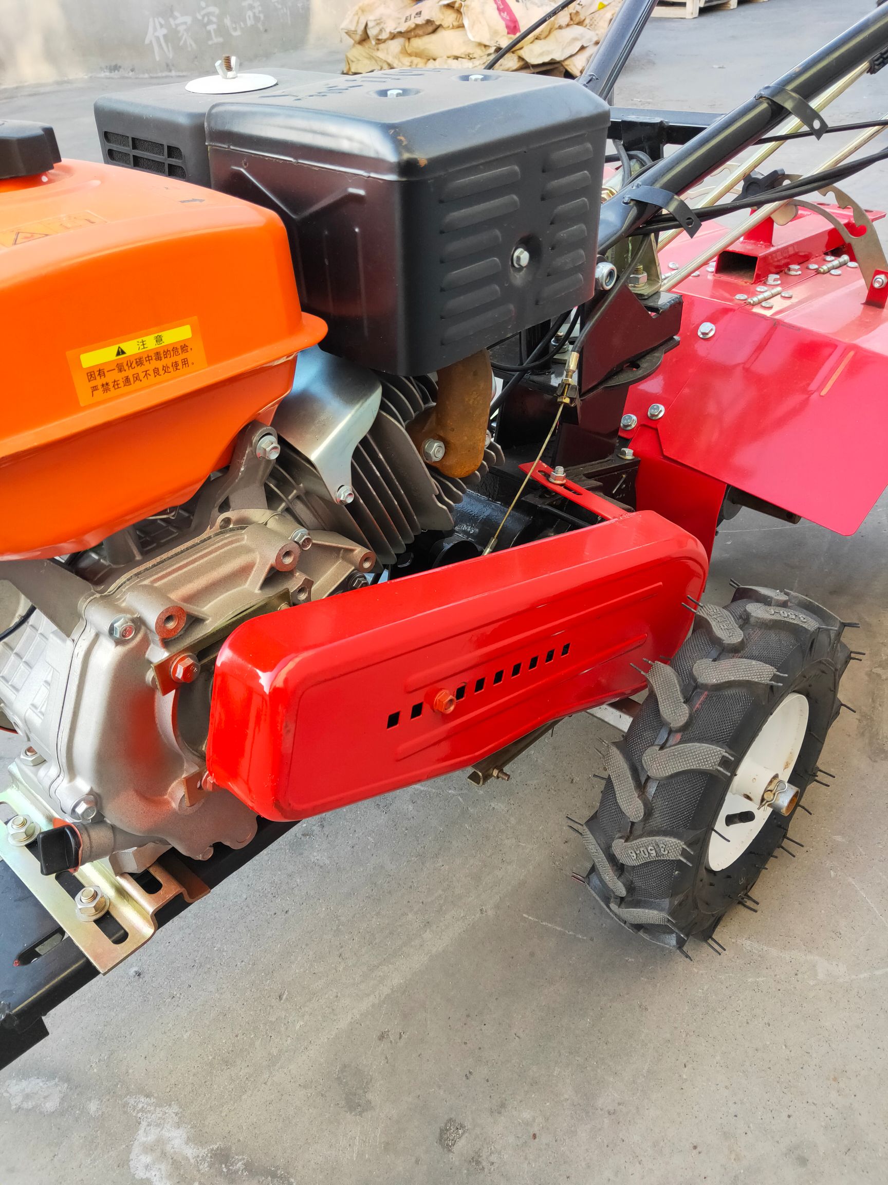 多功能微耕机新式四驱农用手扶拖拉机旋耕开沟松土犁地回填施肥