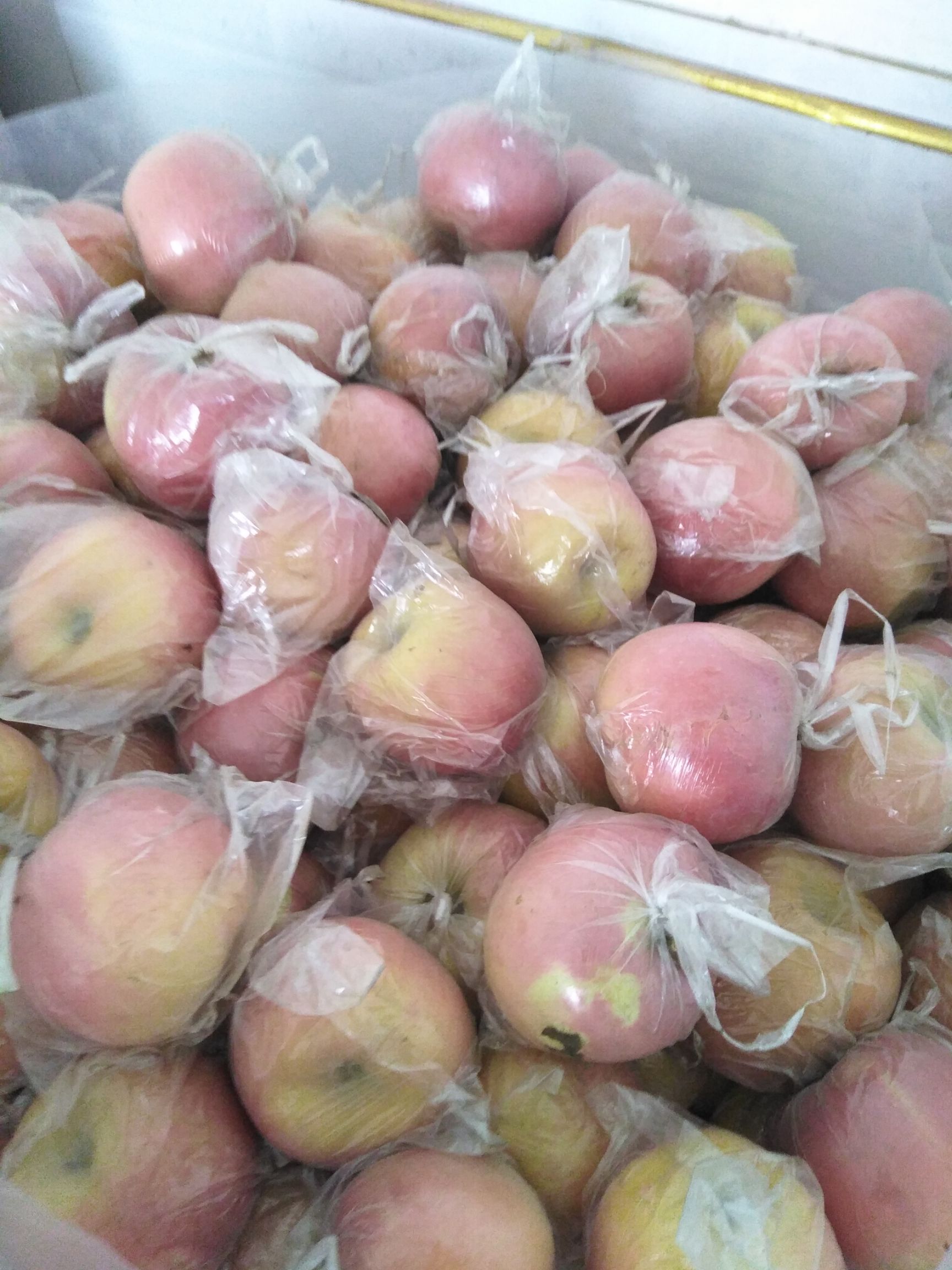 水晶富士 香甜可口，味道纯正，吃过的人都爱吃，卖的回头客