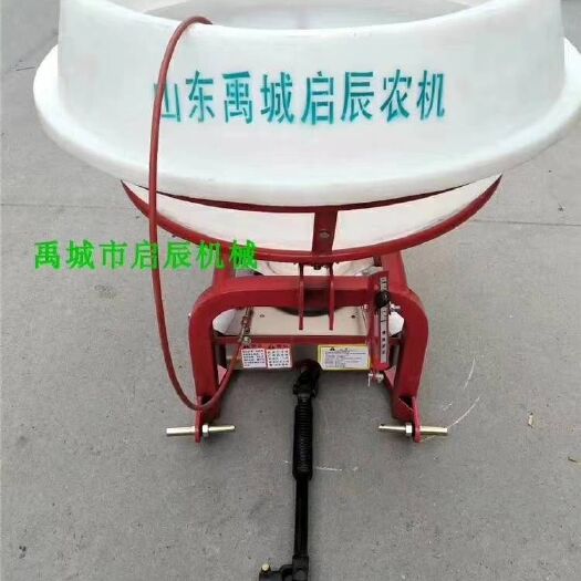禹城市施肥机 四轮拖拉机带的塑料桶撒肥机不锈钢撒肥机颗粒肥石灰粉粉末肥