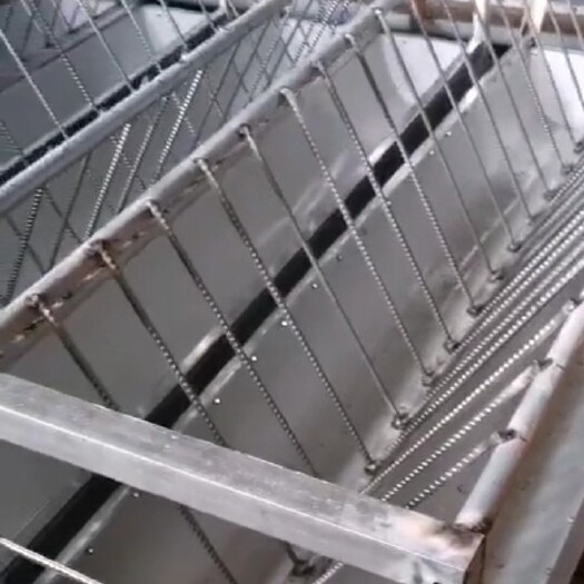 南宫市食槽 分解式羊槽结实耐用，做工精细，喂养方便干净
