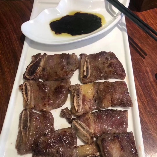佛山靓金装黑椒牛仔骨，大厂生产加工，口感鲜嫩，