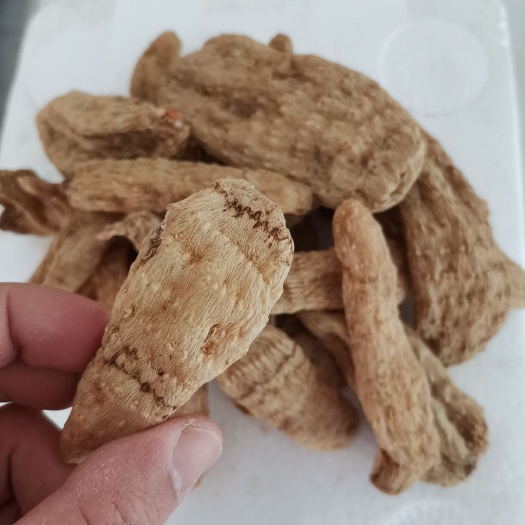 商南县秦岭深山无硫天麻，15-30个/斤，无硫熏全干好天麻！