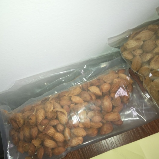 天津巴旦木 颜色纯正口味纯正厂家直销
